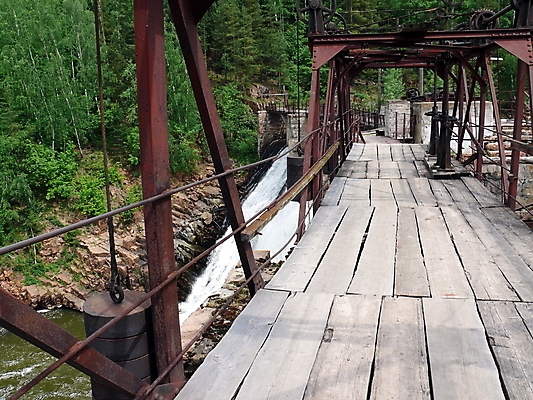 포토 JPG 해외이미지 나무 호수 벽 자연 바닥 사람없음 목재 물 강 기계 폭포 저수지 개울 댐 러시아 지역 인공 해외포토 자연요소 식물 공공시설 유럽 재료 생태계 파일형식 이미지허브