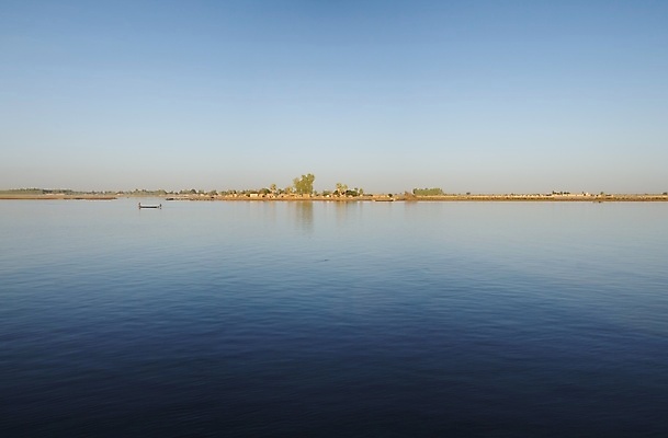 포토 JPG 해외이미지 아프리카 자연 하늘 따뜻함 사람없음 물 파란색 빛 강 반사 황혼 일몰 보트 작음 땅 니제르 말리 수평선 해외포토 자연요소 나라 컬러 배_교통 노을 크기 생태계 파일형식 이미지허브