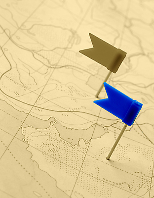 포토 JPG 해외이미지 지도 실내 사람없음 두개 깃발 압정 위치 해외포토 2 내부 사무용품 파일형식 이미지허브