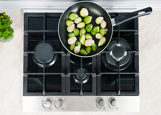 포토 JPG 해외이미지 식물 화분 요리 사람없음 하이앵글 주방 프라이팬 가스레인지 방울양배추 해외포토 뷰포인트 주방용품 가전제품 레인지 양배추 파일형식 이미지허브