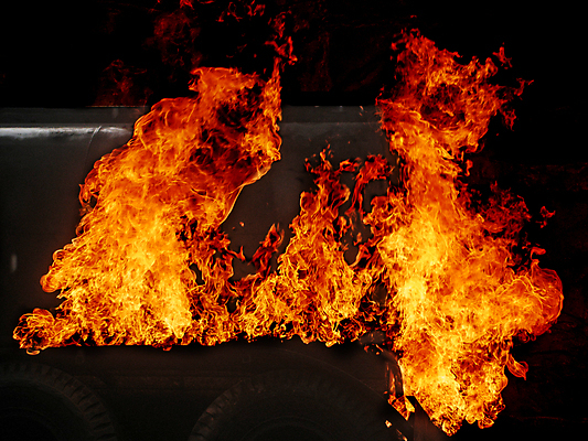 포토 JPG 해외이미지 오렌지 불 불꽃 사람없음 빨간색 노란색 위험 폭발 짐차 해외포토 자연요소 컬러 컨셉 과일 자동차 파일형식 이미지허브