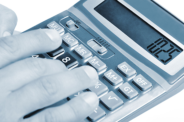 포토 JPG 해외이미지 백인 직업 손 교육 남자 과학 백그라운드 컨셉 돈 비즈니스 손가락 아이디어 사람 사람없음 금융 파란색 사무실 숫자 자료 장비 저축 계산기 작업 수학 뺄셈 분석 투자 전자상거래 고립 곱셈 키패드 효율 공급 해외포토 서양인 문자 컬러 교과목 문구용품 신체부위 경제 재산 파일형식이미지허브 