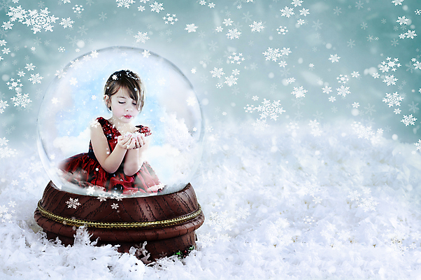 포토 JPG 해외이미지 1 계절 어린이 백그라운드 크리스마스 겨울 공 유리 휴가 새로움 한명 사람 목재 장식 물 파란색 빛 장난감 지구본 우주 침묵 거품 추위 흰색 축하 불기 12월 받침대 오브젝트 마법 여의주 정물화 카피스페이스 해외포토 자연요소 나무 기념일 컬러 컨셉 재료 모션 재질 소리 공백 날짜 그림 파일형식 이미지허브