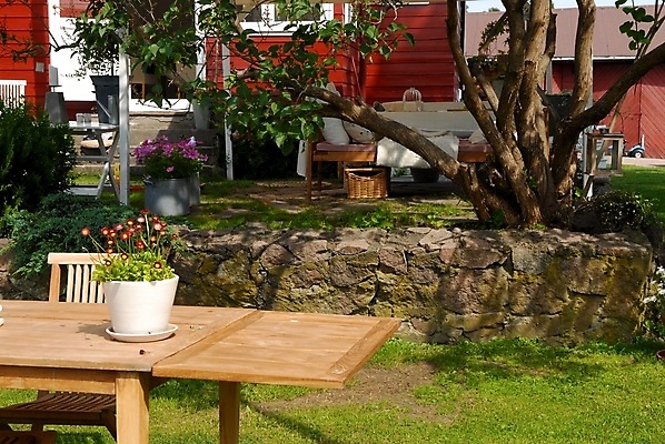 포토 JPG 해외이미지 나무 라이프스타일 꽃 의자 가족 자연 탁자 휴가 주택 노르웨이 사람없음 야외 목재 햇빛 정원 스칸디나비아 해외포토 식물 유럽 가구 재료 관계 건물 생활 태양 생태계 파일형식 이미지허브