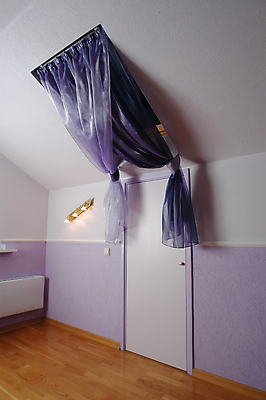 포토 JPG 해외이미지 벽 창문 벽지 바닥 사람없음 파란색 방 커튼 파케트 안락 해외포토 컬러 컨셉 파일형식 이미지허브