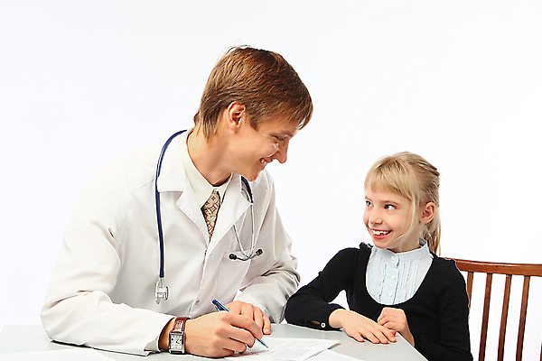 포토 JPG 해외이미지 백인 손 응시 남자 어린이 청진기 건강 병원 두명 사무실 약 고통 시험 환자 의사 긴급 열 질병 확인 귀 감염 방문 걸음마 돌봄 소아과의사 해외포토 서양인 시선 교육 감정 비즈니스 의학 의료기기 모션 사람 신체부위 의료진 파일형식 이미지허브