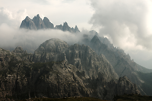 포토 JPG 해외이미지 유럽 벽 여행 자연 산 경사 사람없음 야외 탑 맑음 어둠 등산 트래킹 하이킹 거친 정상 큼 묘사 상승 오르기 알프스 지역 흐림 내추럴 절정 지리 오싹 해외포토 건축물 나라 컨셉 모션 레저 날씨 크기 생태계 파일형식 이미지허브