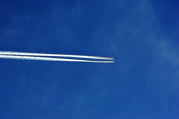 포토 JPG 해외이미지 주간 구름 하늘 비행기 사람없음 야외 파란색 연기 공군 순수 제트기 에어쇼 비행운 해외포토 자연요소 컬러 컨셉 항공교통 대중교통 군대 쇼 파일형식 구름_자연 이미지허브