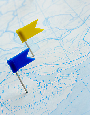 포토 JPG 해외이미지 지도 실내 사람없음 두개 깃발 압정 위치 해외포토 2 내부 사무용품 파일형식 이미지허브