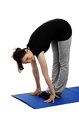 포토 JPG 해외이미지 모양 백인 라이프스타일 여자 스포츠 포즈 셔츠 요가 갈색머리 건강 한명 미소 사람 성인 파란색 운동 검은색 스트레칭 활발 기차 매트 흰색 유연 날씬함 연습 체육관 체조 에어로빅 내추럴 돌봄 필라테스 해외포토 서양인 1 헤어스타일 웰빙 육상교통 컬러 컨셉 상의 모션 대중교통 표정 생활 춤 몸매 파일형식 이미지허브