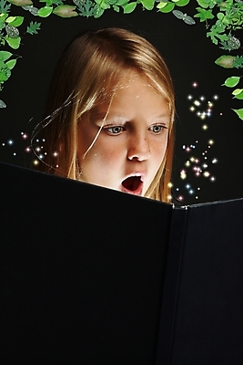 포토 JPG 해외이미지 백인 여자 교육 행복 별 어린이 잎 요정 한명 미소 사람 책 초록색 빛 스터디 독서 뷰티 검은색 놀람 마법사 흰색 잡기 신비 뿌리기 읽기 마녀 먼지 공상 마법 해외포토 자연요소 서양인 식물 1 감정 컬러 컨셉 모션 표정 학습 파일형식 이미지허브