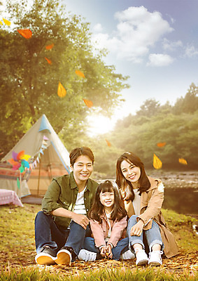 전신 PSD 나무 식물 구름 편집이미지 부부 여자 남자 딸 행복 어린이 40대 중년 단풍 낙엽 가족 자연 하늘 엄마 텐트 웃음 사람 앉기 풍경 성인 앞모습 아웃포커스 30대 강 햇빛 가을풍경 화목 캠핑 한국인 가을 가족라이프 아빠 강가 즐거움 이미지편집 자연요소 라이프스타일 커플 계절 감정 뷰포인트 컨셉 잎 관계 모션 레저 촬영기법 표정 캠핑도구 동양인 장년 태양 생태계 파일형식 가을_계절