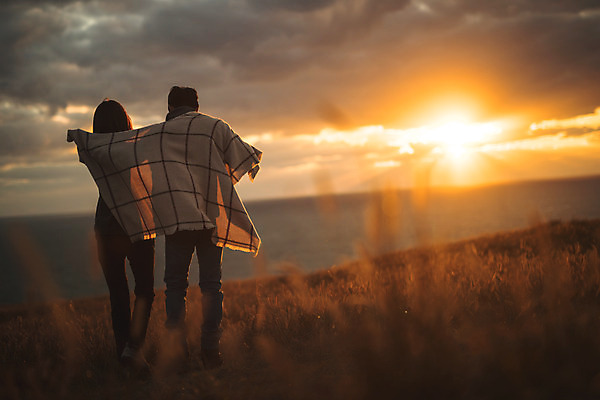 포토 JPG 주간 전신 커플 응시 여자 남자 바다 커플라이프 섬 여행 산 사람 성인 야외 두명 뒷모습 30대 걷기 노을 다정 일몰 트래킹 한국인 담요 덮기 인천 성인만 옹진군 국내포토 자연요소 라이프스타일 시선 뷰포인트 컨셉 관계 모션 레저 한국 동양인 장년 파일형식