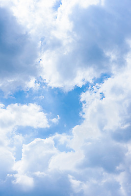 포토 JPG 주간 구름 로우앵글 하늘색 자연 하늘 풍경 사람없음 야외 여름 맑음 여름풍경 시원함 옥상 뭉게구름 국내포토 자연요소 계절 뷰포인트 날씨 파란색 생태계 파일형식 구름_자연 여름_계절