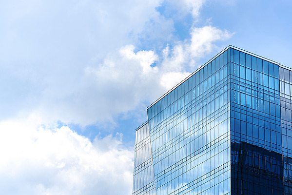 포토 JPG 주간 구름 로우앵글 하늘색 자연 하늘 풍경 빌딩 사람없음 야외 건물 여름 반사 맑음 여름풍경 시원함 옥상 뭉게구름 국내포토 자연요소 건축물 계절 뷰포인트 날씨 파란색 생태계 파일형식 구름_자연 여름_계절