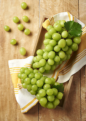 포토 JPG 스튜디오촬영 과일 실내 누끼 사람없음 하이앵글 신선 달콤 천 두송이 오브젝트 유기농 포도알 나무쟁반 제철 포도잎 플랫레이 망고포도 나무배경 제철과일 국내포토 웰빙 뷰포인트 백그라운드 잎 2 포도 쟁반 내부 목재 직물 플랫 맛 청포도 파일형식