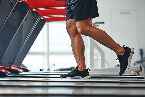 포토 JPG 남자 다이어트 근육 실내 건강 한명 20대 성인 운동 건강관리 헬스 힘 헬스장 한국인 하반신 웨이트트레이닝 보디빌딩 보디빌더 런닝머신 바디케어 복근 성인남자한명만 국내포토 1 관리 사람 동양인 청년 내부 운동기구 남자한명만 성인남자만 파일형식