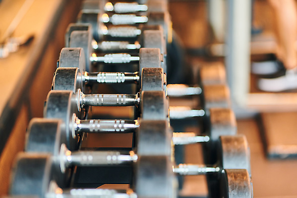 포토 JPG 다이어트 실내 건강 사람없음 아웃포커스 운동 건강관리 헬스 힘 아령 헬스장 웨이트트레이닝 바디케어 국내포토 촬영기법 관리 내부 파일형식