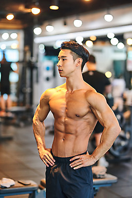 포토 JPG 응시 남자 허리손 다이어트 근육 실내 건강 한명 상반신 20대 성인 앞모습 아웃포커스 운동 건강관리 헬스 힘 헬스장 한국인 웨이트트레이닝 보디빌딩 보디빌더 바디케어 복근 성인남자한명만 국내포토 1 시선 뷰포인트 포즈 촬영기법 관리 사람 동양인 청년 내부 남자한명만 성인남자만 파일형식