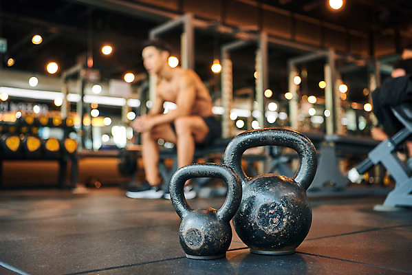 포토 JPG 전신 남자 다이어트 근육 실내 건강 한명 앉기 20대 성인 옆모습 아웃포커스 운동 건강관리 헬스 힘 헬스장 한국인 웨이트트레이닝 보디빌딩 보디빌더 바디케어 복근 케틀벨 성인남자한명만 국내포토 1 뷰포인트 모션 촬영기법 관리 사람 동양인 청년 내부 남자한명만 성인남자만 파일형식