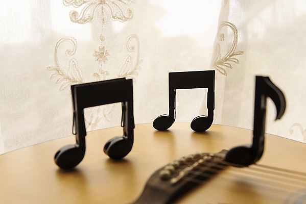 포토 JPG 스튜디오촬영 악기 음악 음표 현악기 문화예술 실내 근접촬영 취미 사람없음 기타 통기타 서양악기 음악교육 음악치료 발현악기 국내포토 기호 교육 뷰포인트 내부 치료 파일형식