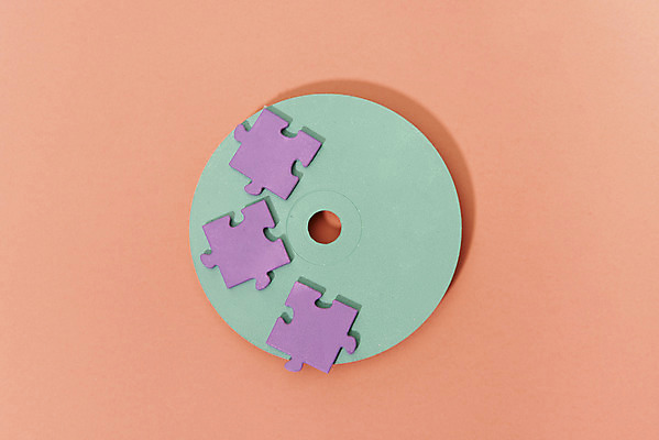 포토 JPG 스튜디오촬영 실내 누끼 사람없음 하이앵글 컬러풀 보라색 CD 퍼즐 오브젝트 민트색 플랫레이 코랄 국내포토 뷰포인트 컬러 내부 플랫 파일형식