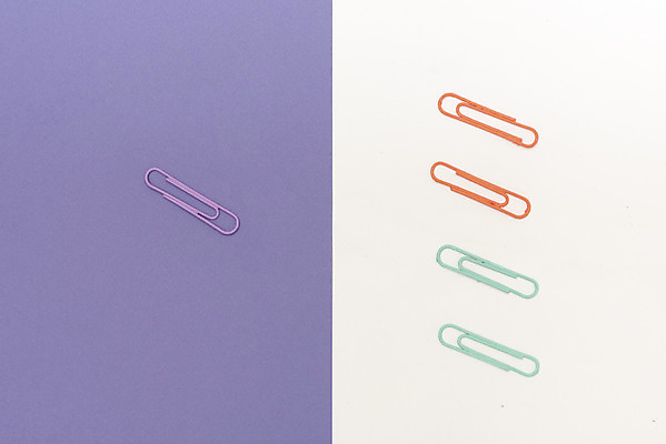 포토 JPG 스튜디오촬영 문구용품 실내 누끼 사람없음 하이앵글 컬러풀 사무용품 여러개 오브젝트 클립 고정 플랫레이 국내포토 뷰포인트 컬러 다수 내부 플랫 파일형식