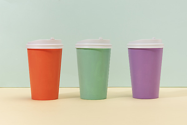 포토 JPG 스튜디오촬영 캠페인 실내 누끼 사람없음 컬러풀 자연보호 그린캠페인 세개 종이컵 일회용 오브젝트 음료수병 국내포토 컬러 자연 3 내부 컵 보호 병_담는 파일형식