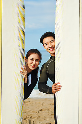 포토 JPG 주간 라이프스타일 커플 여자 남자 수영복 스포츠 바다 휴가 건강 미소 상반신 20대 성인 취미 해변 야외 두명 앞모습 여름 레포츠 청춘 운동 한국인 서핑보드 서핑 익스트림스포츠 양양군 하조대해수욕장 성인만 액티비티 국내포토 자연요소 옷 계절 뷰포인트 컨셉 관계 레저 표정 사람 동양인 청년 생활 수상스포츠 보드_스포츠 해수욕장 강원도 양양 파일형식