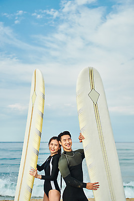 포토 JPG 주간 라이프스타일 커플 여자 남자 수영복 스포츠 바다 휴가 건강 미소 상반신 20대 성인 취미 해변 야외 두명 옆모습 여름 레포츠 청춘 운동 한국인 등맞대기 서핑보드 서핑 익스트림스포츠 양양군 하조대해수욕장 성인만 액티비티 국내포토 자연요소 옷 계절 뷰포인트 컨셉 관계 모션 레저 표정 사람 동양인 청년 생활 수상스포츠 보드_스포츠 해수욕장 강원도 양양 파일형식