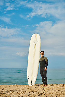 포토 JPG 주간 전신 라이프스타일 남자 수영복 스포츠 바다 맨라이프 휴가 한명 서기 미소 20대 성인 취미 해변 야외 앞모습 여름 레포츠 청춘 운동 한국인 서핑보드 서핑 익스트림스포츠 양양군 하조대해수욕장 성인남자한명만 액티비티 국내포토 자연요소 1 옷 계절 뷰포인트 컨셉 모션 레저 표정 건강 사람 동양인 청년 생활 수상스포츠 보드_스포츠 해수욕장 강원도 양양 남자한명만 성인남자만 파일형식