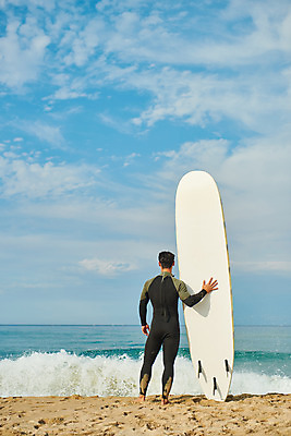 포토 JPG 주간 전신 라이프스타일 남자 수영복 스포츠 파도 바다 맨라이프 휴가 한명 서기 20대 성인 취미 해변 야외 뒷모습 여름 레포츠 청춘 운동 한국인 서핑보드 서핑 익스트림스포츠 양양군 하조대해수욕장 성인남자한명만 액티비티 국내포토 자연요소 1 옷 계절 뷰포인트 컨셉 모션 레저 건강 사람 동양인 청년 생활 수상스포츠 보드_스포츠 해수욕장 강원도 양양 남자한명만 성인남자만 파일형식