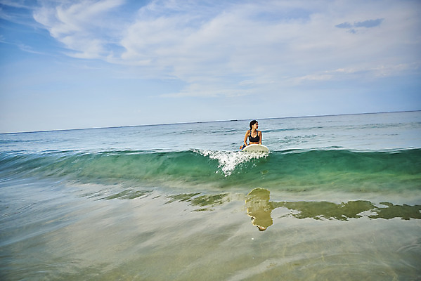 포토 JPG 주간 전신 라이프스타일 여자 수영복 스포츠 파도 바다 휴가 한명 앉기 20대 성인 취미 해변 야외 앞모습 여름 레포츠 청춘 운동 한국인 서핑보드 서핑 익스트림스포츠 양양군 하조대해수욕장 성인여자한명만 액티비티 국내포토 자연요소 1 옷 계절 뷰포인트 컨셉 모션 레저 건강 사람 동양인 청년 생활 수상스포츠 보드_스포츠 해수욕장 강원도 양양 여자한명만 성인여자만 파일형식
