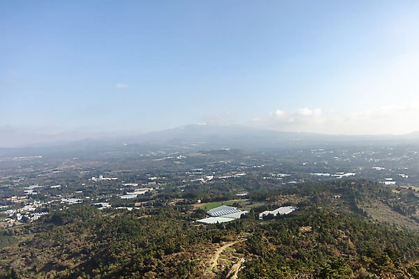 포토 JPG 주간 구름 여행 자연 하늘 풍경 사람없음 야외 제주도 가을풍경 가을 가을여행 국내여행 군산오름 전경 국내포토 자연요소 계절 한국 생태계 오름 서귀포 파일형식 탑뷰 가을_계절