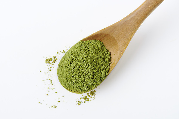 포토 JPG 스튜디오촬영 동양문화 티타임 건조 실내 누끼 사람없음 초록색 차 녹차 오브젝트 흰배경 유기농 나무숟가락 녹차가루 말차 디톡스 국내포토 웰빙 문화 음료 컬러 백그라운드 휴식 건강 내부 차_음료 숟가락 흰색 가루 파일형식