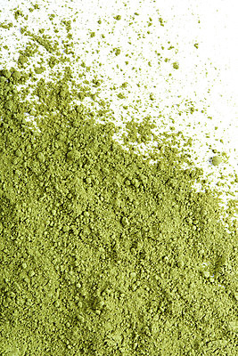 포토 JPG 스튜디오촬영 동양문화 티타임 건조 실내 누끼 근접촬영 사람없음 초록색 차 녹차 오브젝트 흰배경 유기농 녹차가루 말차 디톡스 국내포토 웰빙 문화 음료 뷰포인트 컬러 백그라운드 휴식 건강 내부 차_음료 흰색 가루 파일형식