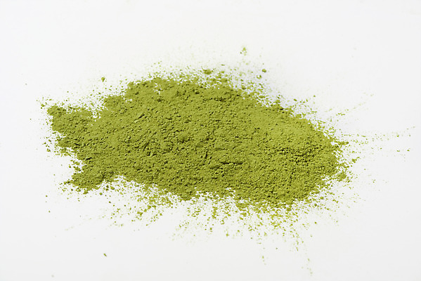 포토 JPG 스튜디오촬영 동양문화 티타임 건조 실내 누끼 사람없음 초록색 차 녹차 오브젝트 흰배경 유기농 녹차가루 말차 디톡스 국내포토 웰빙 문화 음료 컬러 백그라운드 휴식 건강 내부 차_음료 흰색 가루 파일형식
