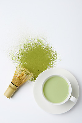 포토 JPG 스튜디오촬영 동양문화 티타임 건조 실내 누끼 사람없음 초록색 하이앵글 차 찻잔 녹차 오브젝트 흰배경 유기농 녹차가루 말차 플랫레이 디톡스 차선_다기 국내포토 웰빙 문화 음료 뷰포인트 컬러 백그라운드 휴식 잔 건강 내부 차_음료 흰색 플랫 다기 가루 파일형식
