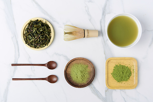 포토 JPG 스튜디오촬영 동양문화 티타임 실내 누끼 사람없음 초록색 하이앵글 차 녹차 오브젝트 흰배경 유기농 대리석 나무숟가락 나무접시 녹차잎 말차 플랫레이 디톡스 차선_다기 국내포토 접시 웰빙 문화 음료 뷰포인트 컬러 백그라운드 재료 휴식 건강 내부 차_음료 숟가락 흰색 플랫 다기 찻잎 파일형식