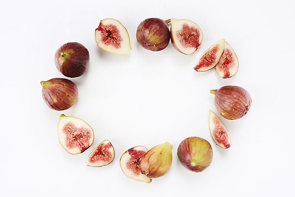 포토 JPG 스튜디오촬영 과일 자연 단면 프레임 실내 건강 누끼 사람없음 농작물 여러개 신선 원형 오브젝트 흰배경 유기농 예방 무화과 변비예방 국내포토 도형 웰빙 다수 백그라운드 농업 내부 흰색 생태계 변비 파일형식