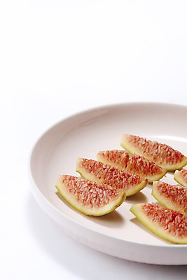 포토 JPG 스튜디오촬영 접시 과일 자연 단면 실내 건강 누끼 사람없음 농작물 여러개 신선 오브젝트 흰배경 유기농 예방 무화과 변비예방 국내포토 식기 웰빙 다수 백그라운드 농업 내부 흰색 생태계 변비 파일형식