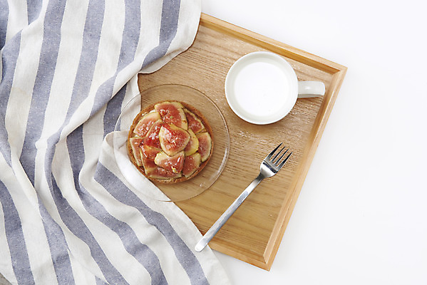 포토 JPG 스튜디오촬영 접시 포크 과일 자연 디저트 실내 건강 누끼 사람없음 농작물 하이앵글 머그컵 신선 천 오브젝트 흰배경 유기농 예방 무화과 나무쟁반 타르트 플랫레이 변비예방 국내포토 식기 웰빙 음식 빵 뷰포인트 백그라운드 농업 쟁반 내부 목재 컵 흰색 직물 플랫 생태계 파이_빵 변비 파일형식