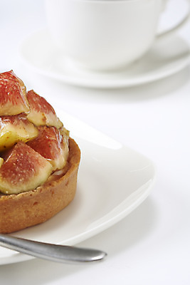 포토 JPG 스튜디오촬영 접시 포크 과일 자연 디저트 실내 건강 누끼 사람없음 아웃포커스 농작물 머그컵 신선 오브젝트 흰배경 유기농 예방 무화과 타르트 변비예방 국내포토 식기 웰빙 음식 빵 백그라운드 농업 촬영기법 내부 컵 흰색 생태계 파이_빵 변비 파일형식