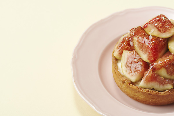 포토 JPG 스튜디오촬영 접시 과일 자연 디저트 실내 건강 누끼 사람없음 농작물 신선 오브젝트 유기농 예방 무화과 노란배경 타르트 변비예방 국내포토 식기 웰빙 음식 빵 백그라운드 농업 내부 노란색 생태계 파이_빵 변비 파일형식