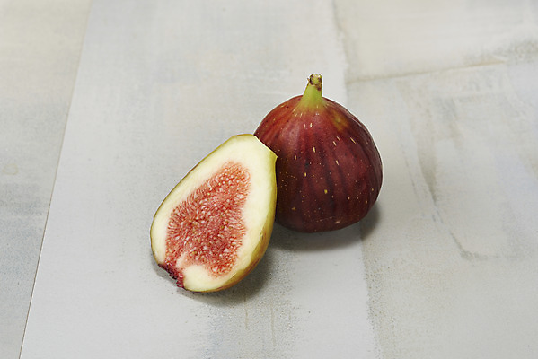 포토 JPG 스튜디오촬영 과일 자연 회색배경 단면 실내 건강 누끼 사람없음 농작물 두개 신선 오브젝트 유기농 예방 무화과 변비예방 국내포토 웰빙 백그라운드 2 농업 내부 회색 생태계 변비 파일형식