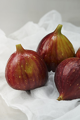 포토 JPG 스튜디오촬영 과일 자연 회색배경 실내 건강 누끼 사람없음 농작물 여러개 신선 천 오브젝트 유기농 예방 무화과 변비예방 국내포토 웰빙 다수 백그라운드 농업 내부 회색 직물 생태계 변비 파일형식