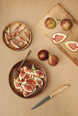 포토 JPG 스튜디오촬영 과일 자연 단면 실내 건강 누끼 사람없음 농작물 하이앵글 여러개 신선 칼 오브젝트 유기농 예방 무화과 나무그릇 나무도마 플랫레이 갈색배경 변비예방 국내포토 그릇 웰빙 뷰포인트 다수 백그라운드 농업 도마 내부 목재 갈색 플랫 생태계 변비 파일형식