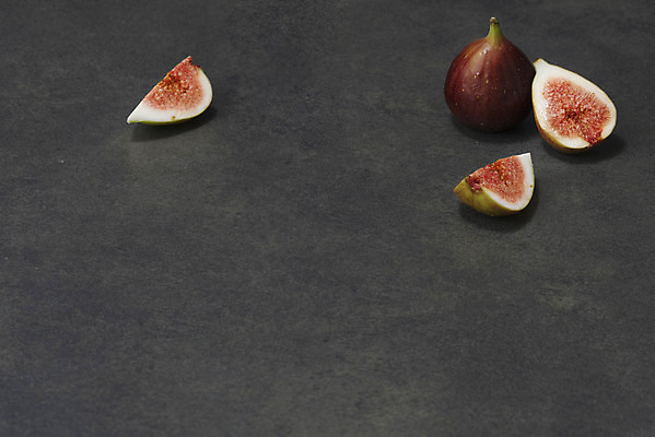 포토 JPG 스튜디오촬영 과일 자연 검은배경 단면 실내 건강 누끼 사람없음 농작물 여러개 신선 오브젝트 유기농 예방 무화과 변비예방 국내포토 웰빙 다수 백그라운드 농업 내부 검은색 생태계 변비 파일형식