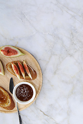 포토 JPG 스튜디오촬영 빵 과일 자연 단면 실내 건강 누끼 사람없음 농작물 하이앵글 신선 나이프 오브젝트 유기농 예방 대리석 무화과 나무쟁반 플랫레이 무화과잼 변비예방 국내포토 식기 웰빙 음식 뷰포인트 농업 재료 쟁반 내부 목재 플랫 칼 잼 생태계 변비 파일형식