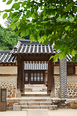 포토 JPG 주간 나무 한국전통 여행 유적지 나뭇잎 한옥 기와집 풍경 사람없음 야외 여름 관광지 세계문화유산 문화재 역사 한국사 조선시대 재실 조선왕릉 파주 파주삼릉 국내포토 자연요소 식물 전통 계절 고건축 잎 한국 경기도 왕릉 파일형식